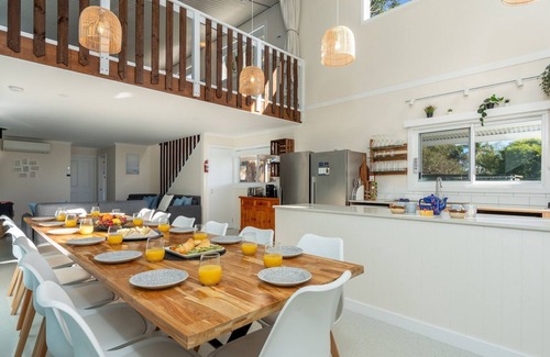 Culburra Beach House | The loft - entertainment haven, innovative architectural design