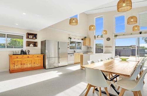 Culburra Beach House | The loft - entertainment haven, innovative architectural design
