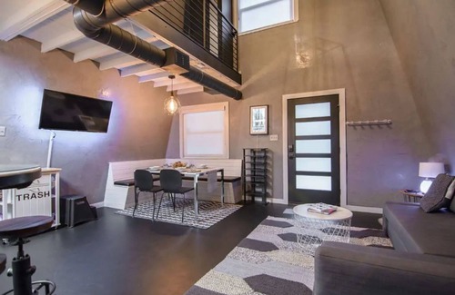 Athens House | The Loft House - Modern, Private Home, Mins to UGA