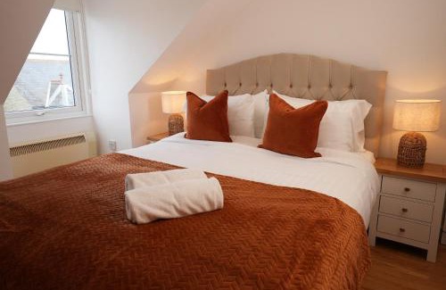 Mill Road Apartment | The Loft - KING BED, Central, Entire Apartment