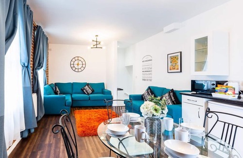 Newcastle-upon-Tyne Apartment | The Loft Penthoose at Honeypot House