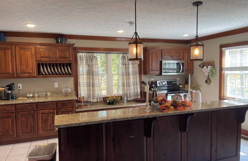 Bryant Apartment | The Loft retreat at Price Pond !