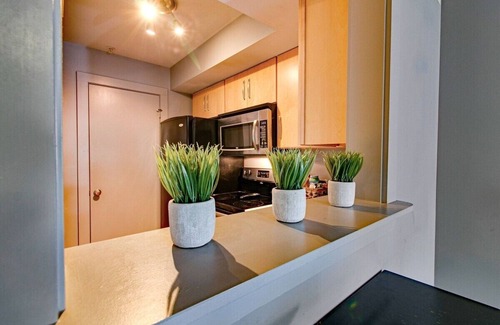 Clarksville Condo | The Lofts of Downtown (540 N 2nd St, #104)