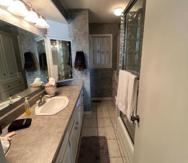 Park Hill House | The Lofty Cabin at Pettit Bay