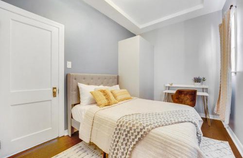 Avondale House | The Logandale: HUGE Mid-Century Home, sleeps 15