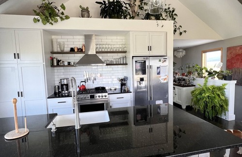 Bozeman Apartment | The Lookout. 43acres overlooking 7 different mountain ranges