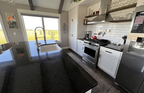 Bozeman Apartment | The Lookout. 43acres overlooking 7 different mountain ranges