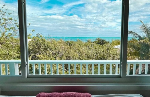 Marsh Harbour House | The Lookout HousenLarge 5-bedroom home with stunning views on the Sea of Abaco