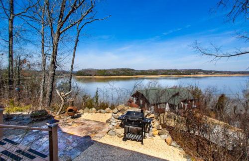 Dandridge House | The Lookout - Lake View, Hot Tub and Grill