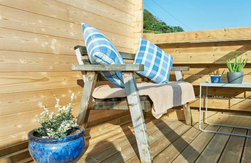 Braunton Apartment | The Lookout - Log Cabin, Braunton