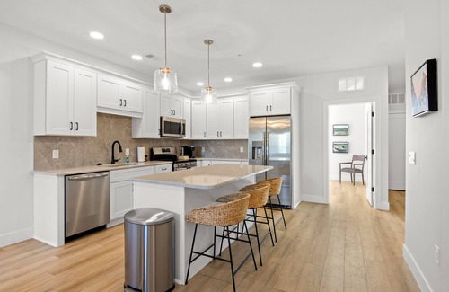 Traverse City Apartment | The Loop Downtown By Kasa