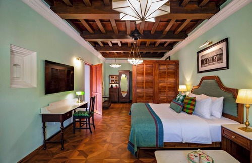 Kanadukattan Hotel | THE Lotus Palace Chettinad