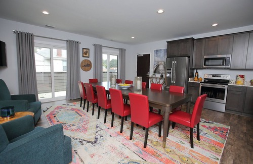 Schnitzelburg House | The Louisville Loft, 12 beds, BRAND NEW, Game Room, EXPO, Downtown, Highlands