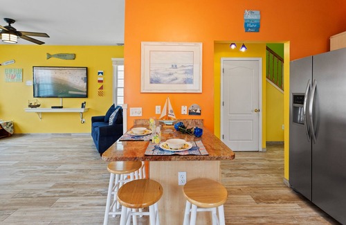 Atlantic City House | ❤️ The Lucky Beach House! Steps to Beach, Restaurants, and Fun! Amazing Views!