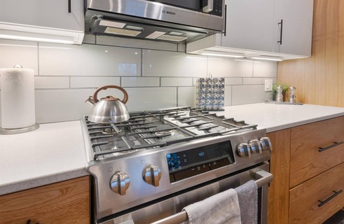 Tremont Villa | The Lucky Duck-Large Modern Villa in Cle