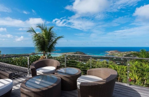 Vitet House | The Lustrous Villa Casa Tigre, WIFI, Pool, TV Room