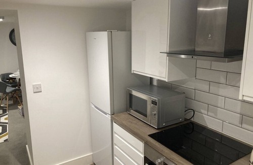 Rochester East Ward Apartment | ⭐The Lux 1 Bed - Private Garden - Free Parking⭐