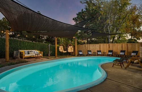 Scenic Heights House | The Luxe Retreat | Pool | Game Room