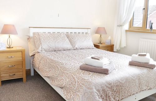 Shrewsbury Cottage | THE LYMES, pet friendly, with a garden in Shrewsbury