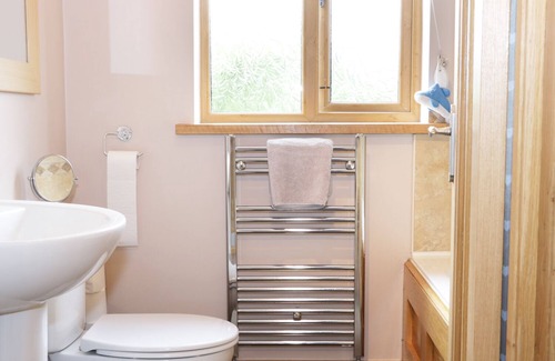 Shrewsbury Cottage | THE LYMES, pet friendly, with a garden in Shrewsbury