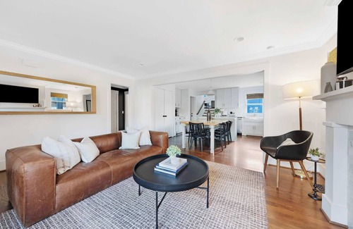 South Nashville House | The Magnolia House - 7 Beds + Full of Charm.