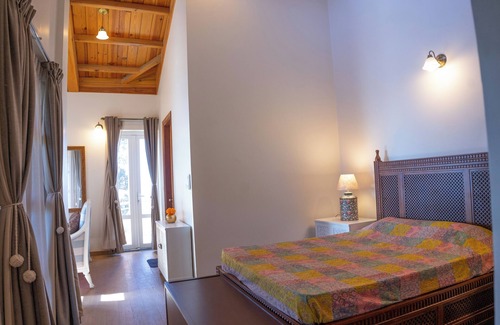 Almora Hotel | THE MAGNOLIA LODGE