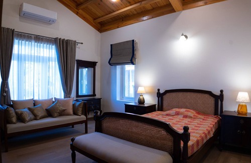 Almora Hotel | THE MAGNOLIA LODGE