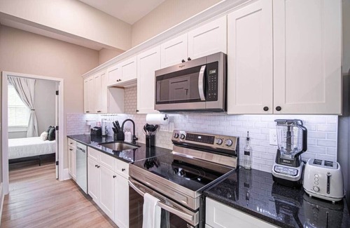 Marietta Apartment | The Maison at Marietta Square - NO CLEANING FEES!