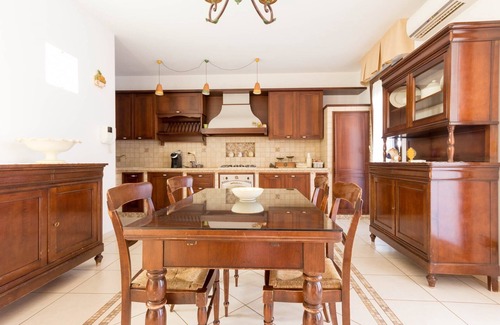 Grottaglie Bed & Breakfast | The Maison. Elegance and refinement.