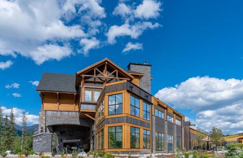 Canmore Hotel | The Malcolm Hotel