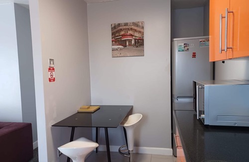 Dunstable Apartment | The Maltings - Huku Kwetu
