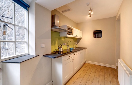 Penmorfa Apartment | The Manor Criccieth - Three Bedroom House, Sleeps 18