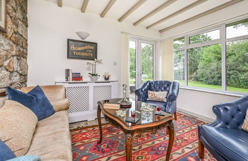 Looe Cottage | The Manor House - a tremaine manor that sleeps 13 guests in 7 bedrooms