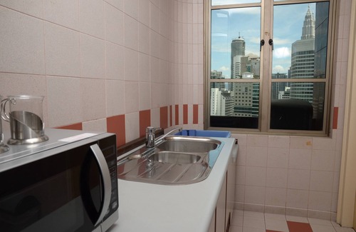 Golden Triangle Apartment | The Maple Suite