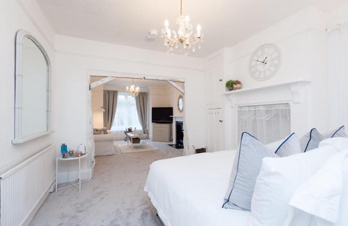 West Mersea House | The Mariners Suite