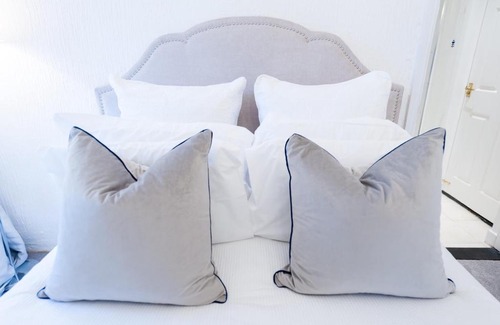 West Mersea House | The Mariners Suite