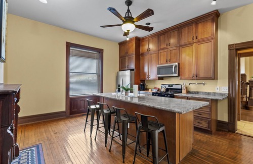 Lafayette Square House | The Marquis Manor | JZ Vacation Rentals