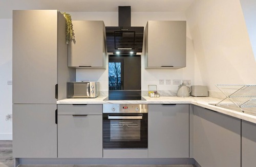Smethwick Apartment | The Marsons Collection - 2 Bed Apartment - Parking