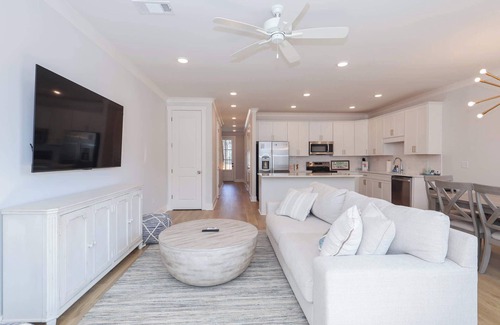Oxford House | The Matchup on Miramar by Apex Short Term Stays
