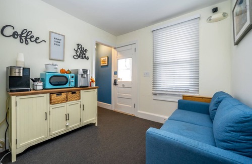 Ocean Grove House | The Melrose, 2C - Full Bed & Bath: Romantic Getaway, Steps from the Beach, Cozy