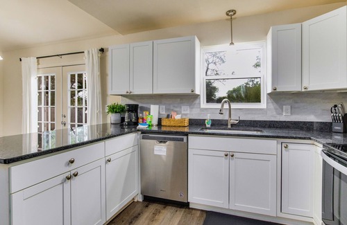 Northwest Pensacola House | The Memphis - 🐶Dog Friendly, Near Fairgrounds