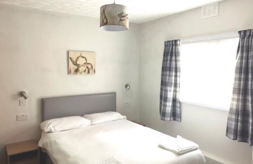 Chequerbent Hotel | The Mercury