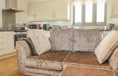 Liverton Cottage | THE MEWS, pet friendly, with open fire in Chudleigh Knighton