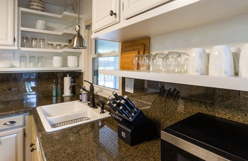 Wilmington House | The Midtown Oasis at Winston, right in the center of Wilmington!