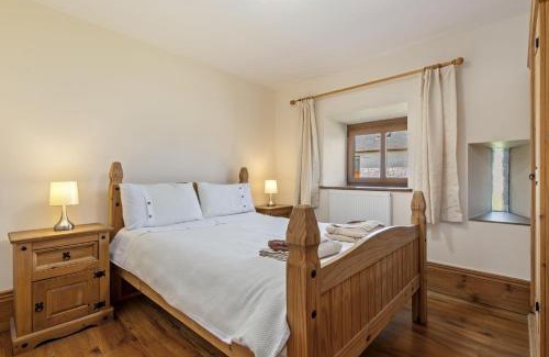 Llanybri House | The Mill and Stable - a large accessible barn sleepign 10 guests close to Laugharne