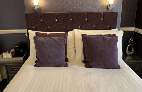 Torquay City Centre House | The Millbrook B & B
