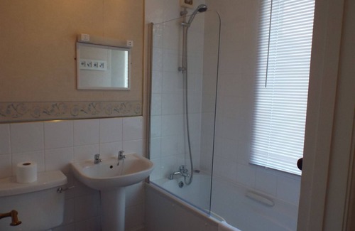 Torquay City Centre House | The Millbrook B & B