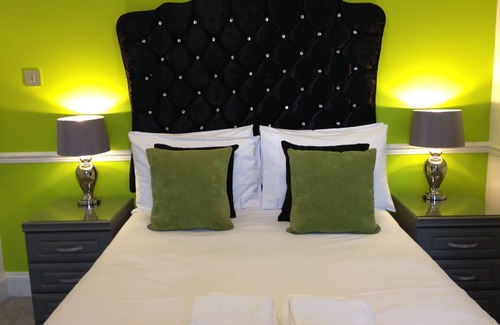 Torquay City Centre House | The Millbrook B & B