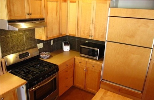 Moab South Valley House | The Moab Pearl Ecolodge - enjoy quiet living with hot tub, parking & 360 views!
