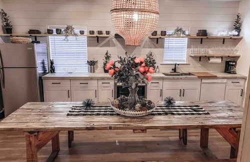 Chosewood Park House | The Modern Farmhouse - 6 bedroom 4 bath - Atlanta Beltline